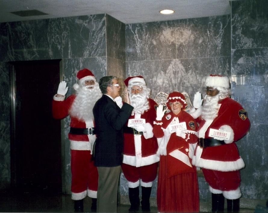 Swearing_In_Santa.jpg